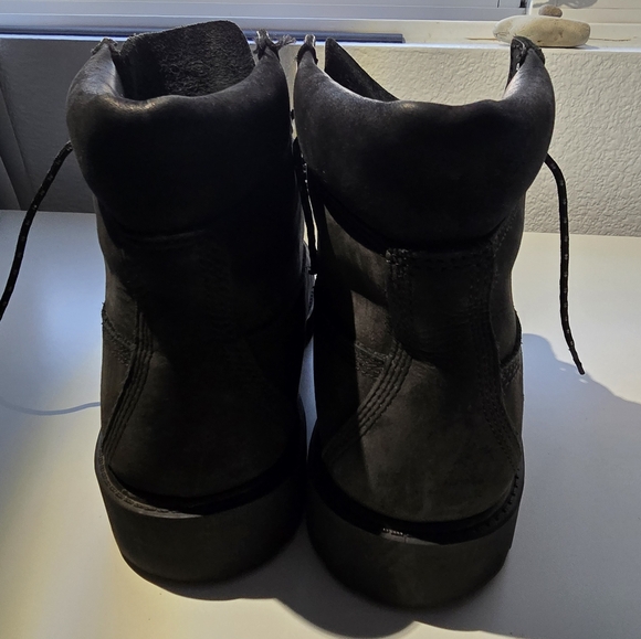 Timberlands - Picture 3 of 8